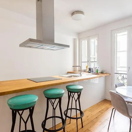Eiffel Tower Invalides Renovated Apartment *
