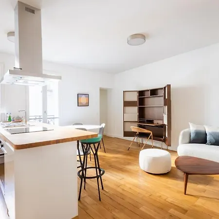 アパート Eiffel Tower Invalides Renovated パリ