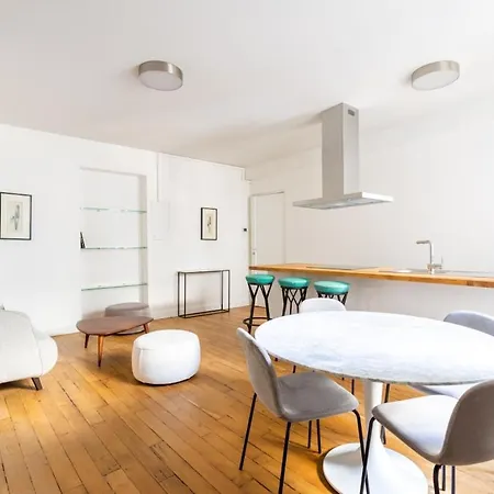 Eiffel Tower Invalides Renovated Apartment