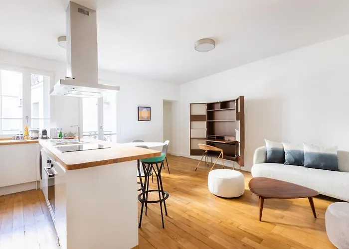 アパート Eiffel Tower Invalides Renovated パリ